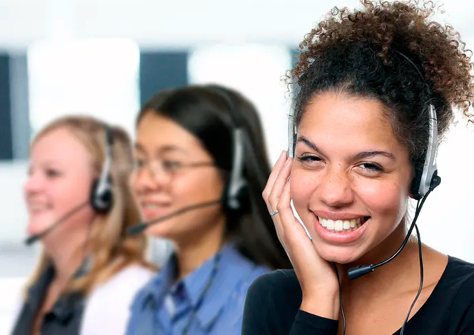 Atención al cliente en espera: odiamos los menús telefónicos y no confiamos en los asistentes virtuales